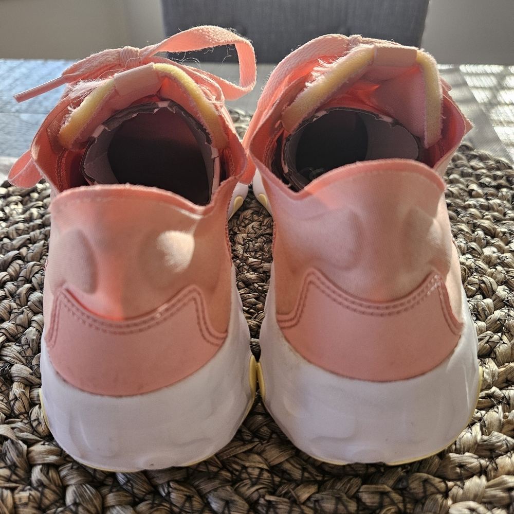 Womens Nike Renew Athletic Shoes - Picture 4 of 7